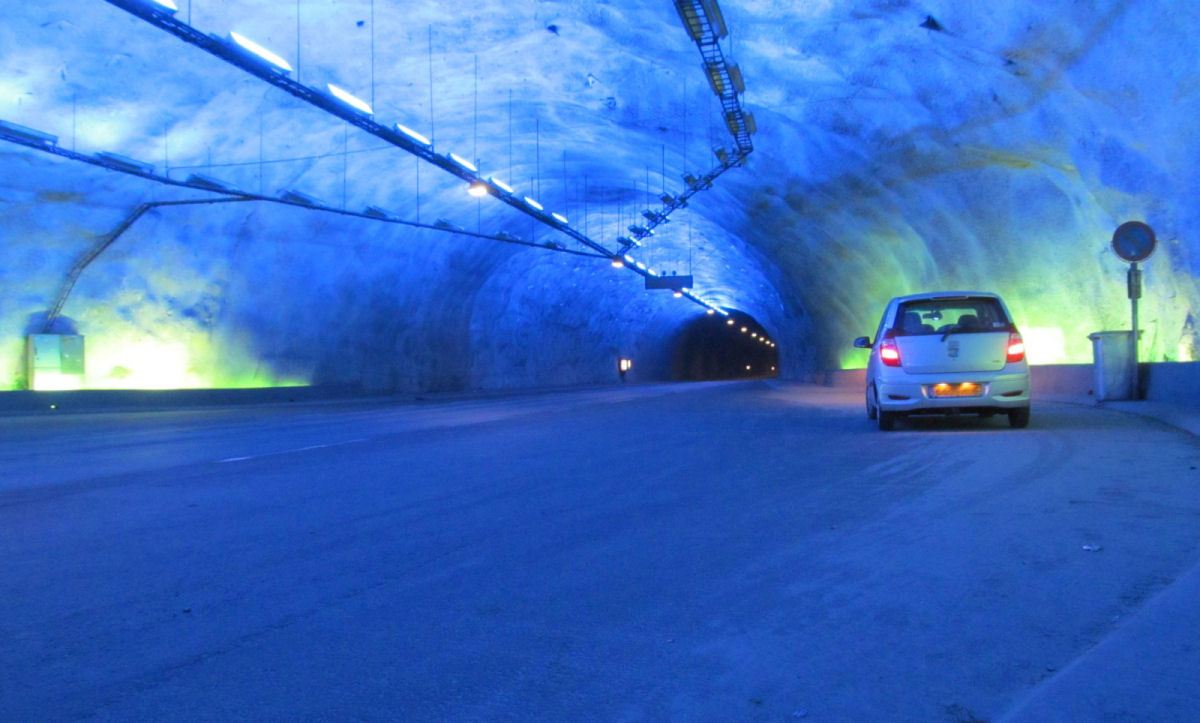 Crédito foto: http://en.wikipedia.org/wiki/File:Alfa_Romeo_147_tunnel.JPG